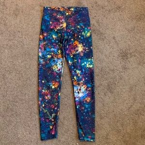 Athletic patterned leggings